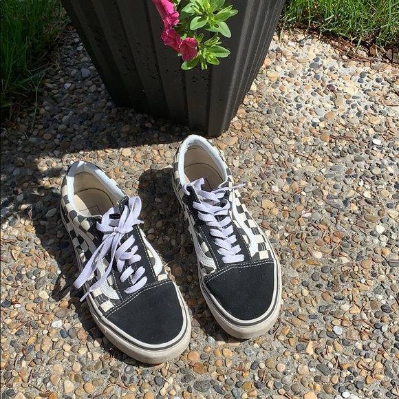 vans - Picture 1 of 7